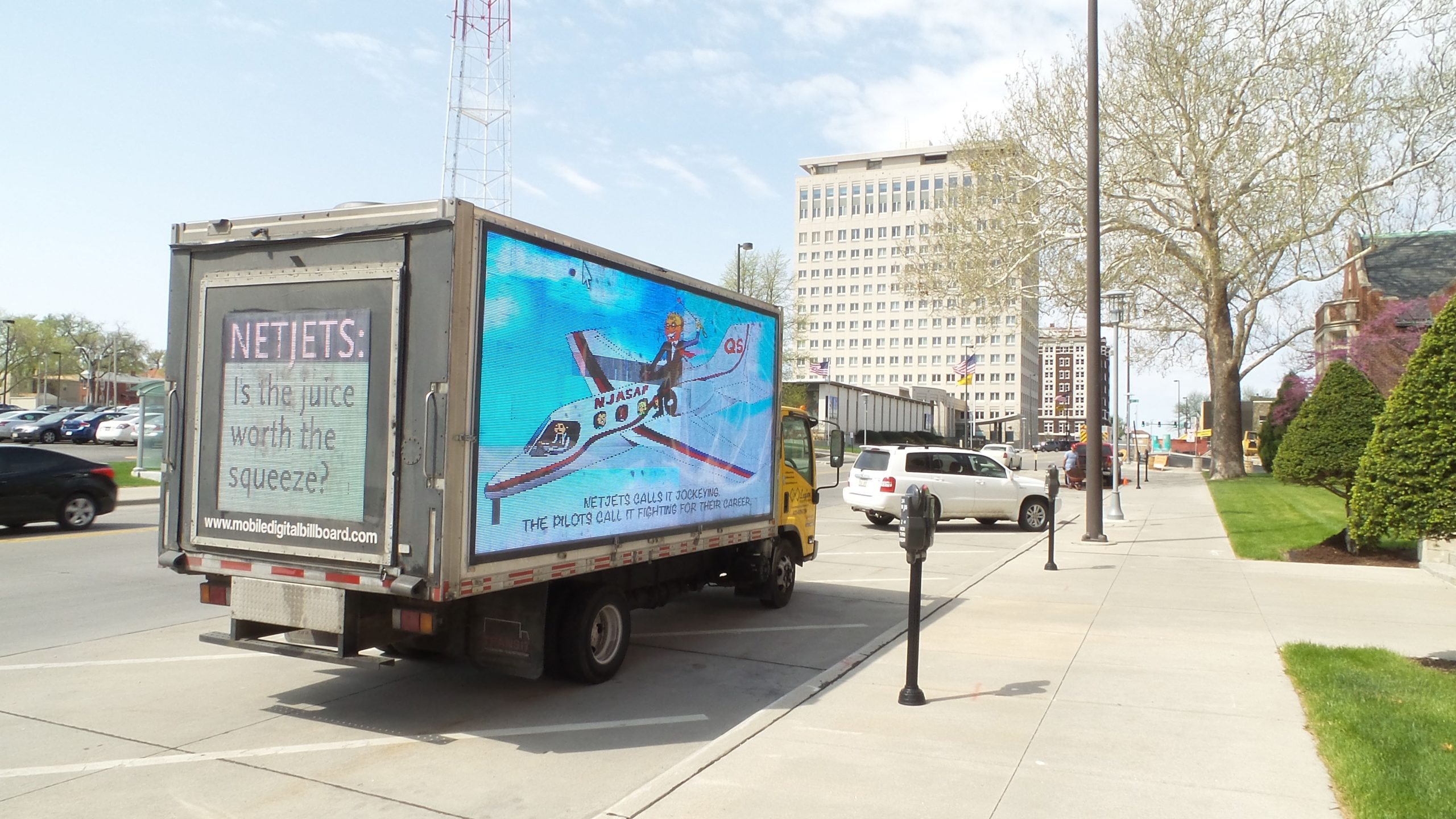 Few Things to Consider when Choosing a Led Billboard Truck Advertising Agency post thumbnail image