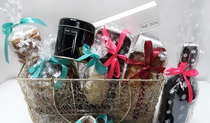 There are Christmas gift baskets with assorted products that vegans love post thumbnail image