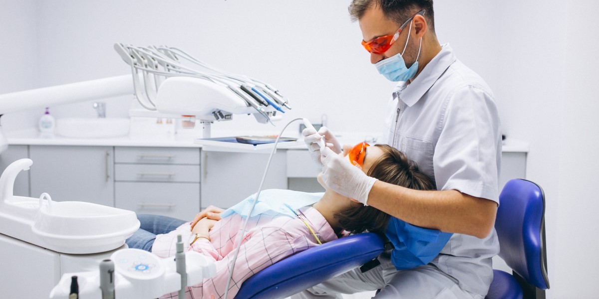 Major Reasons to Choose a Live Dentist Online post thumbnail image