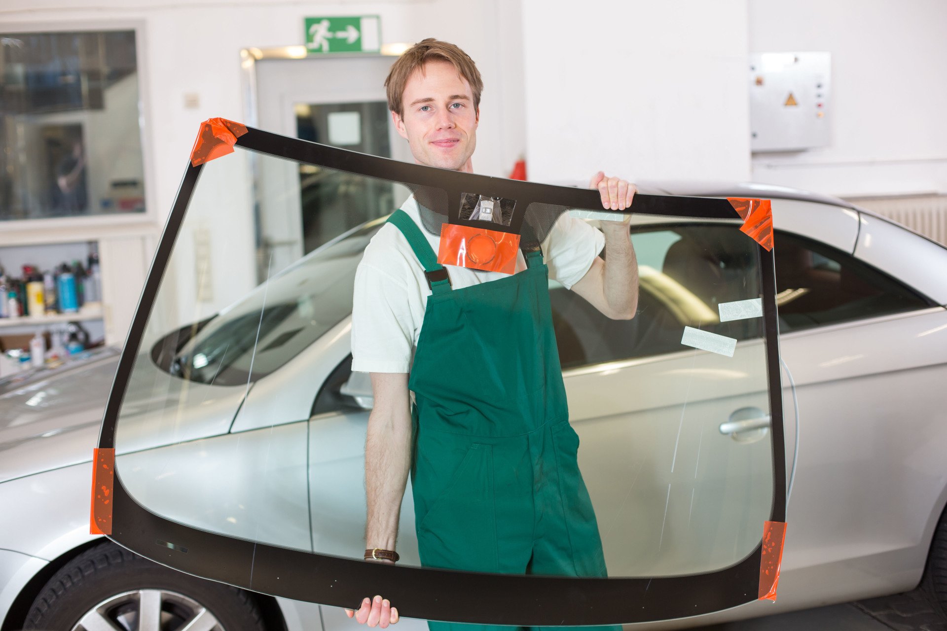 Find the best auto glass repair vendors right here! post thumbnail image